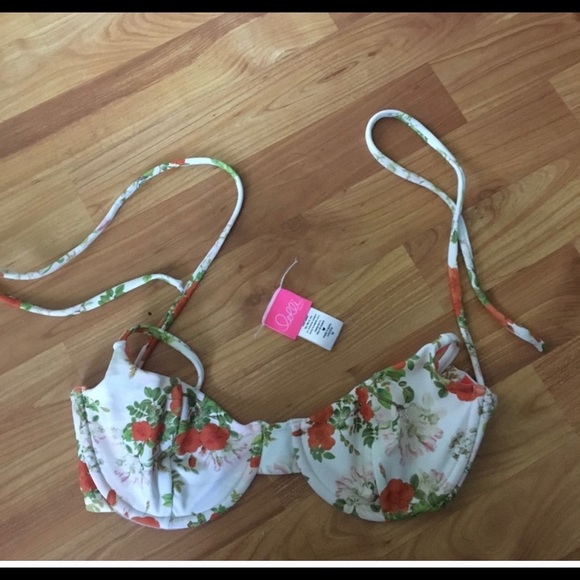 Floral ruffle lolli bikini top and bottoms - Picture 3 of 3